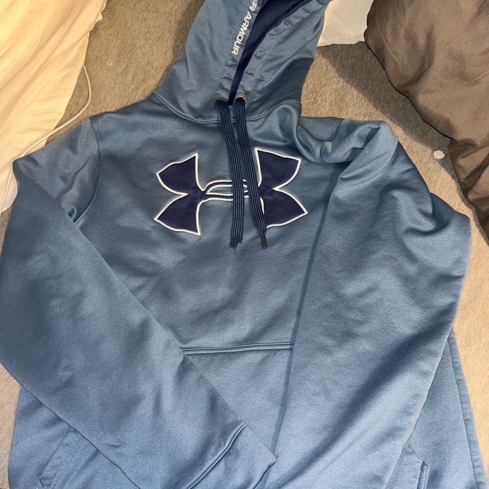 Men’s Medium Under Armour Hoodie